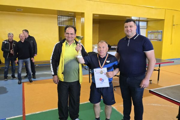 cupa-primarului-2025-la-tenis-de-masa-7D5E418F9-A6EA-BF1E-C425-F961E91A2FAA.jpg