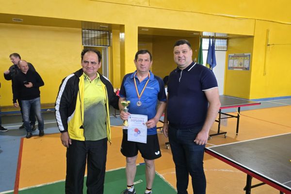 cupa-primarului-2025-la-tenis-de-masa-950026185-DF7D-AF19-0953-CAFB356BC2BC.jpg