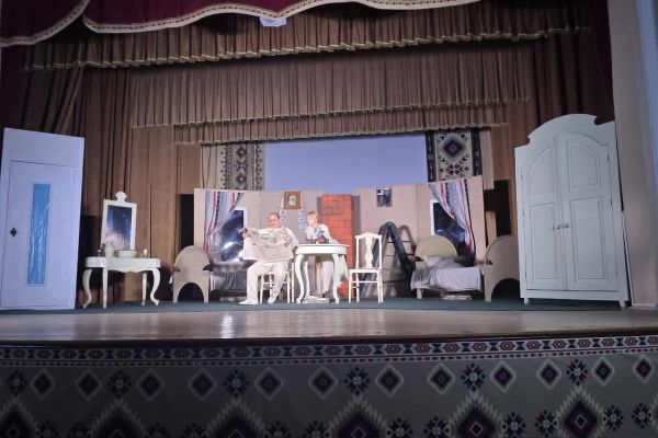 spectacol-teatral-la-falesti-45553B47F-7C61-E2BD-57E3-BBD3E75EDF76.jpg