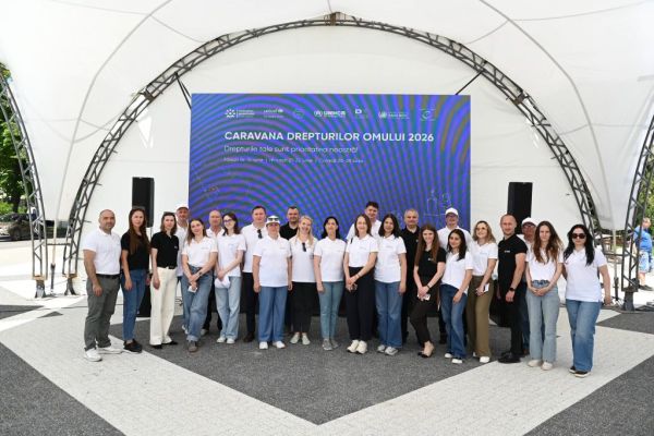 caravana-drepturilor-omului-la-falesti-7F2DC5239-C7F0-95B4-BD13-A8188B862EC9.jpg